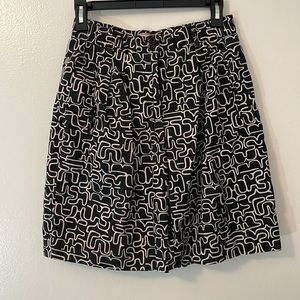 Aurea size 10 black with white design 100% cotton shorts